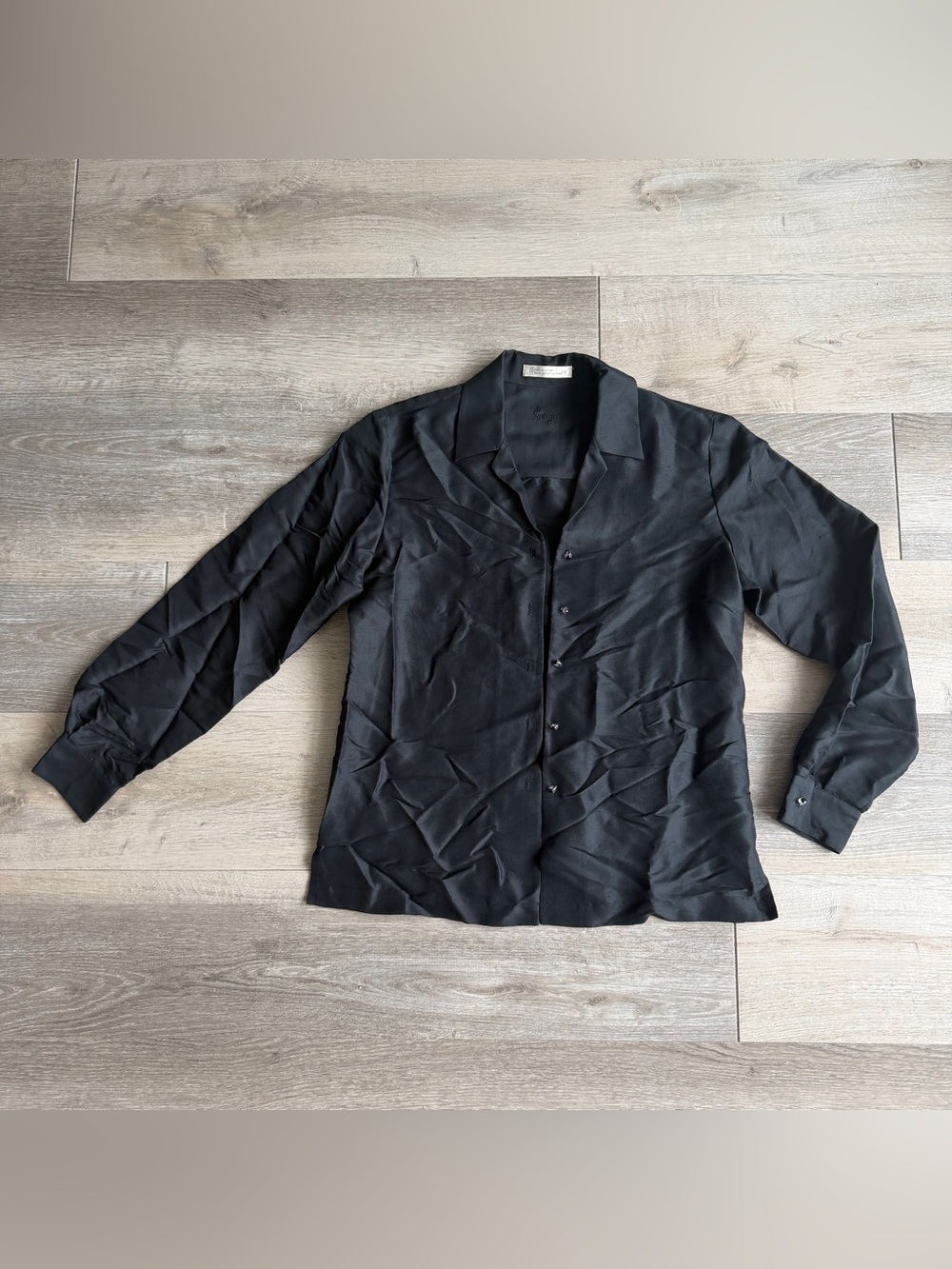 Vintage Foxcroft Black Silk Long Sleeve Button Down Blouse Embroidered Logo S